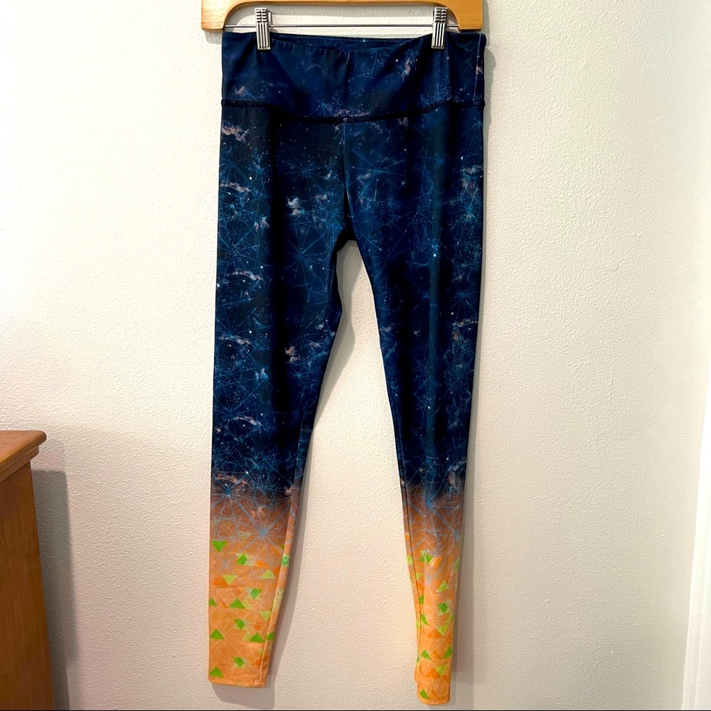 Onzie yoga leggings multicolor space/abstract shapes print size M/L